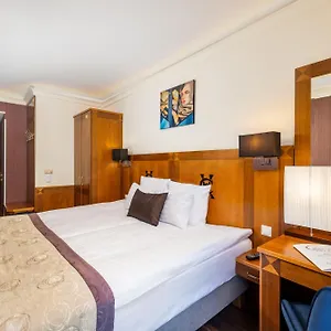 Exe Carlton **** Budapest